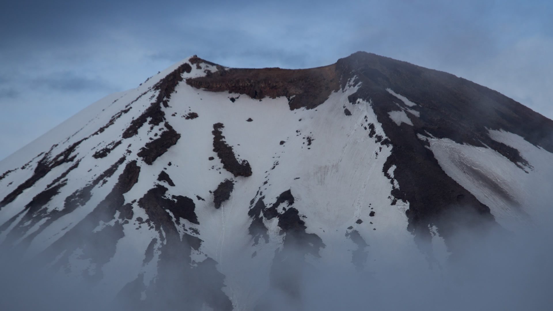 Stormy weather in Tongariro National Park Extreme Pursuit
